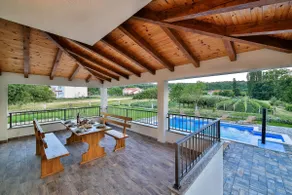 villa with pool on a large fenced plot - Image 5