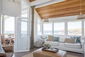Bask at Loves Bay, Kiama -stylish oceanfront - Image 5
