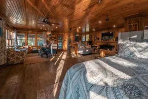 Cabin on the river, great views, swim access - Image 3