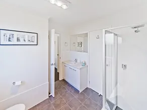 Hahndorf Haven-Absolutely Central 5 beds/2 ensuite - Image 5