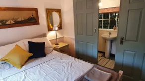 Charming Victorian Coach House - Image 4