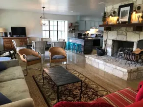 Secluded Medina River Cabin - Image 2