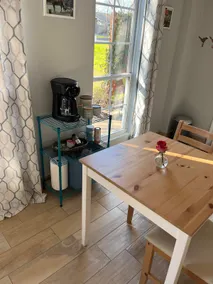 Modern and Cozy South Austin Studio - Image 4