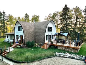 The Barrel Cabin Vacation Rental Ardrossan - Image 2