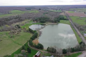Private 4-bedroom home on 50+ acres with 2 lakes. - Image 3