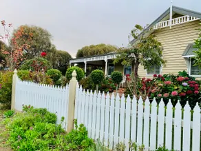 Charming period cottage with a picturesque garden - Image 4
