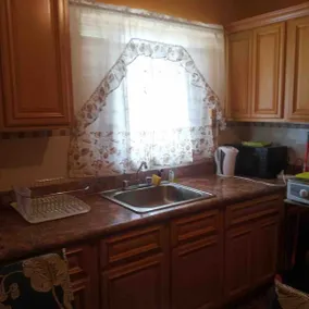 Cheerful one bedrooom apt w/private bath/kitchen - Image 4