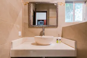 ★Bright Studio, Kitchenette, A/C, Pool, Wifi, Near the Beach★ - Image 3