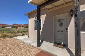 Arrive a Guest, Leave a Local! Private Villa:) - Image 2