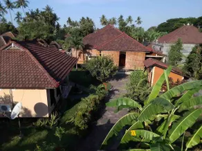 THE LAVIANA HOTEL - Image 4