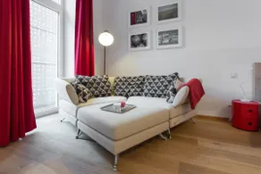 Stylish in Top Location! - Image 3
