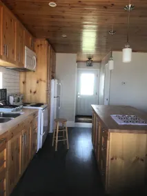 3BR Lakefront Cottage · Sauna · Fire Pit · Dock - Image 4