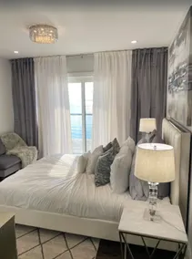 Beachfront beauty in Crystal Beach - Image 3