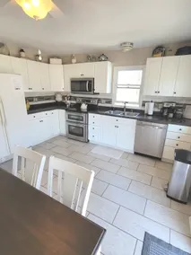 Updated Farmhouse 2 bdrm 2bds 1 bath - Image 5