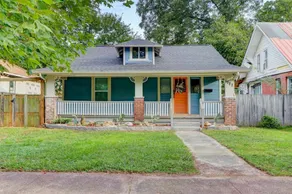 Downtown Living, Newly renovated and elegant - Image 3