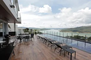 1195 MEGA LUXURY HOUSE ON THE LAKE'S EDGE - CAPITÓLIO - Image 3
