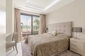 Brand-new Luxurious Modern Villa on the beach - Image 5