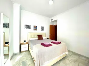 Attic Triana 100 meters with terrace and parking - Image 4