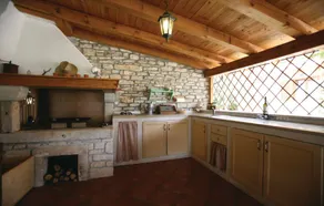 HOUSE with BIG YARD and POOL in istrian spirit - Image 4