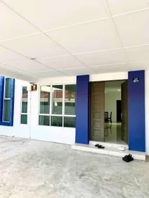 13Pax French Homestay Miri Sarawak , Semi-D - Image 4