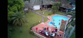 Beautiful and quiet estate with a pool - Image 5