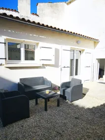 Cozy house with courtyard – 4p – Linen and Wi-Fi included - Image 5