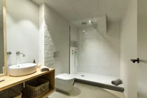 Apartment in an 18th century house - Image 4