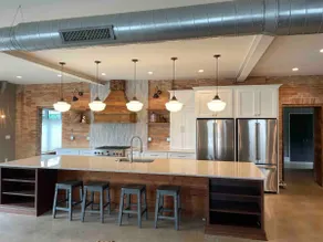 New Listing: Renovated 5BR, near Lake Geneva - Image 4