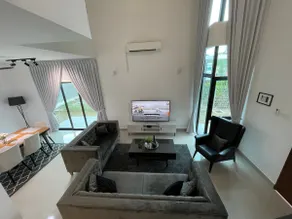 Five BEDROOMS RESIDENTIAL HOME WITH FREE WIFI - Image 4