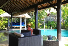 Bundar - Superb beachfront villa with pool and staff! - Image 3