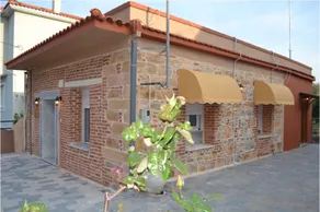 Stone-built house Vrontados Chios 3' from beach - Image 3