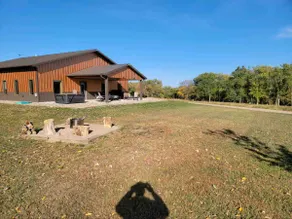 Peaceful Farmhouse with hot tub - Image 5