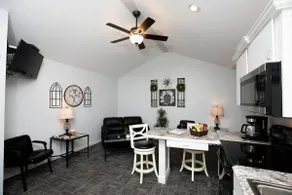Beck Plaza Extended Stays Suite A - Image 4