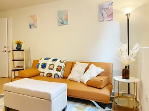 Serenity/1B/Kitchen/private backyard - Image 2