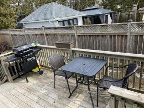 Charming 1 bedroom cottage - steps from the beach - Image 5