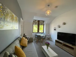 No 10 Immaculate City Centre, Top Floor 2 Bed Flat with Free Parking - Image 5