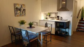 Lovely studio with private kitchen and bathroom - Image 2