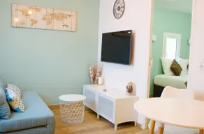 Cozy Aulnay-Cozy Green Apartment - Image 3
