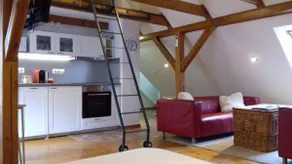 Attic studio with parking and air conditioning - Image 4