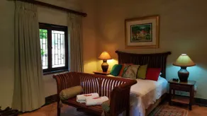 Superb cottage right next to the Kruger! - Image 5