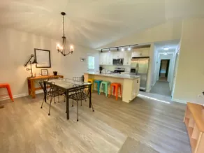 Convenient, Relaxing, Cozy 3BR/2BA bungalow - Image 4