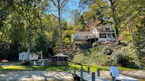 Waterfront house with private beach and pier - Image 4