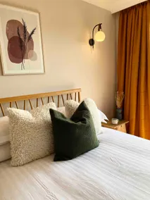 Stunning Mountain View Apartment- free parking - Image 5