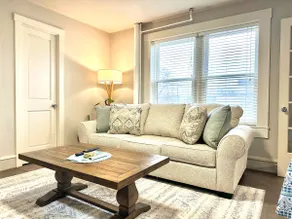 Chic Midtown Omaha Apt - Walk to Blackstone! - Image 3