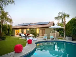Pool/Spa/Firepit, Xmas Tree - Presents, Fam Photos - Image 5