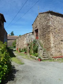 Beautiful medieval village house. - Image 3