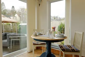 A private apt, parking&garden central to Tavistock - Image 5