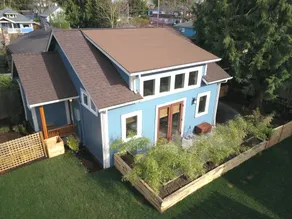 The Backyard Bungalow! Big Living; Small House - Image 4