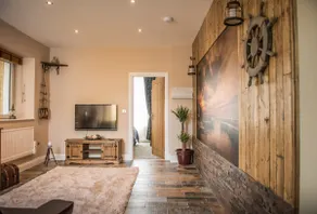 Luxury Rustic Charlestown Themed Apartment - Image 4