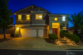 Vacation Ready 4 Bed/3 Bath with a Heated Pool & Spa - Image 4